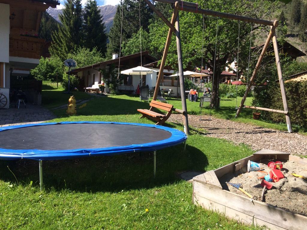 Апартаменти Sterzingerhof Нойштіфт-ім-Штубайталь Екстер'єр фото